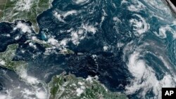 El huracán Lee pasó de ser una tormenta de categoría 1 a una tormenta de categoría 5 en menos de 24 horas.