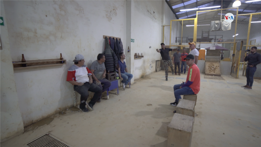En la mayoría de pueblos y ciudades se encuentran canchas de tejo, algunas con fines deportivos, otras recreativos. 
