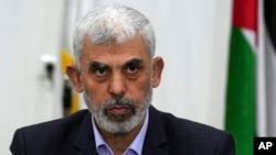 Foto Achiv: Yahya Sinwar pandan yon rankont lide faksyon Palestinyen yo nan Gaza siti, 13 Avril, 2022.