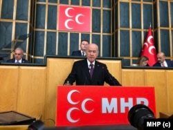 Pemimpin artai Gerakan Nasionalis (Nationalist Movement Party/MHP), Devlet Bahceli.
