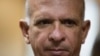 El exjefe del servicio de inteligencia militar de Venezuela, Hugo Carvajal, se encuentra prófugo en España, luego que una Corte autorizara su extradición a Estados Unidos, donde enfrenta cargos de narcotráfico.