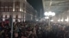 Novi protest "1 od 5 miliona" odražan večeras u Beogradu, a juče i širom Srbije (Foto: Glas Amerike)
