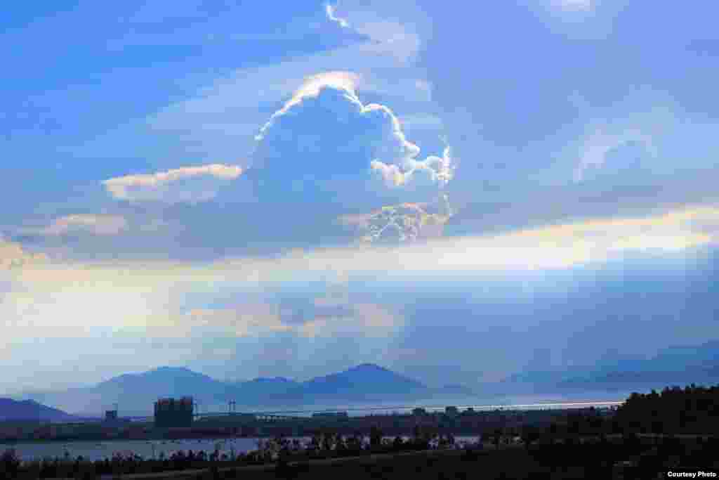 Sunny afternoon in Da Nang city, one of th major port cities in Vitenam (Photo by Lê Văn Tài/Vietnam/VOA reader)