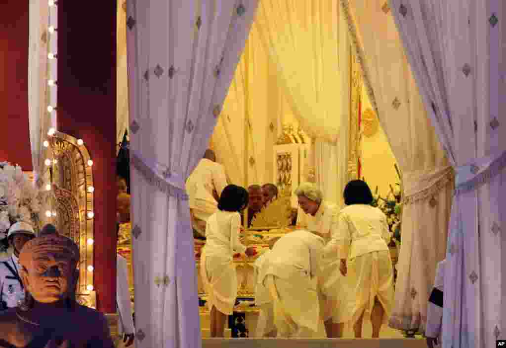 Cambodian Queen Monique receives condolences at the crematorium site of her husband, the late King Norodom Sihanouk in Phnom Penh, Cambodia, February 4, 2013.