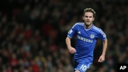 Pemain Chelsea Juan Mata, yang dibajak Manchester United, belum mampu mendongkrak prestasi klub tersebut. (Foto: Dok)