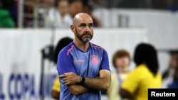 Félix Sánchez Bas, técnico de Ecuador, no confirmó si continuará al frente de la selección luego de la derrota ante Argentina en los cuartos de final de la Copa América. 