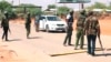 Jeshi la Polisi nchini Kenya likiweka kizuizi baada ya shambulizi la kigaidi Mandera, Kenya, Ijumaa Aprili 12, 2019.