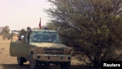 Des rebelles séparatistes Tuareg du groupe MNLA près de Tabankort, Mali, 15 février 2015 