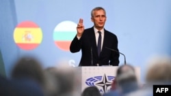 Генеральный секретарь НАТО Йенс Столтенберг выступает на парламентской сессии НАТО в Софии. 27 мая 2024 г.