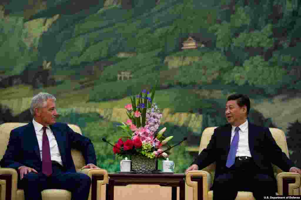 U.S. Secretary of Defense Chuck Hagel met with Chinese President Xi Jinping, Beijing, China, April 9, 2014. (Department of Defense) 