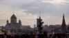 Фото для ілюстрації: Центр Москви, 5 серпня 2024. В Росії інфляція перевищує 9%, а в Україні трохи більш як 5%, це і при тому, що війна йде переважно на території України, каже професор університету Берклі Городніченко