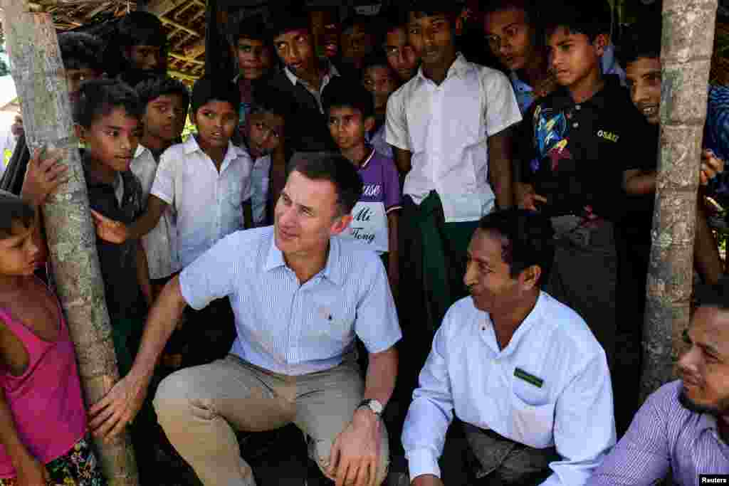  ဗြိတိန်နိုင်ငံခြားရေးဝန်ကြီး Jeremy Hunt ရခိုင်ပြည်နယ်သွားရောက်လေ့လာ