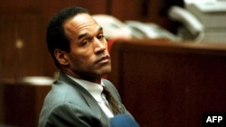 ARHIVA - O Džej Simpson tokom suđenja u Los Anđelesu, decembra 1994 (Foto: AFP)