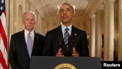 El presidente Barack Obama, acompañado del vicepresidente Joe Biden, habla sobre el acuerdo con Irán desde la Casa Blanca.