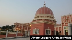 Eleitores vão escolher 220 deputados