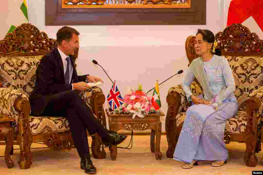 ဗြိတိန်နိုင်ငံခြားရေးဝန်ကြီး အတိုင်ပင်ခံနဲ့တွေ့ဆုံ 