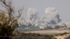 FILE - Asap membubung di Jalur Gaza utara setelah serangan Israel, di tengah berlangsungnya pertempuran antara Israel dan kelompok Palestina Hamas. (Jack Guez / AFP)