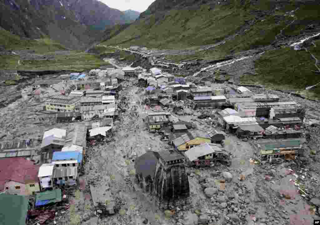 A view of the Hindu holy town of Kedarnath from a helicopter after a flood, in the northern Indian state of Uttarakhand, June 18, 2013.