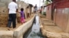 Angola: Ciclista de 88 anos percorre país lutando contra a miséria