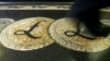 Pound's Tumble Accelerates as No-Deal Brexit Fears Jump