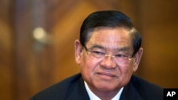 រូបឯកសារ៖ លោក ស ខេង រដ្ឋមន្ត្រីក្រសួងមហាផ្ទៃ ក្នុងកិច្ចជំនួបជាមួយរដ្ឋមន្ត្រីក្រសួងការបរទេសរុស្ស៊ី នៅរុស្ស៊ី កាលពីថ្ងៃទី២៧ ខែឧសភា ឆ្នាំ២០១៥។