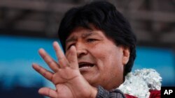 ARCHIVO - El expresidente Evo Morales participa en un evento político, en El Alto, Bolivia, en diciembre de 2020.