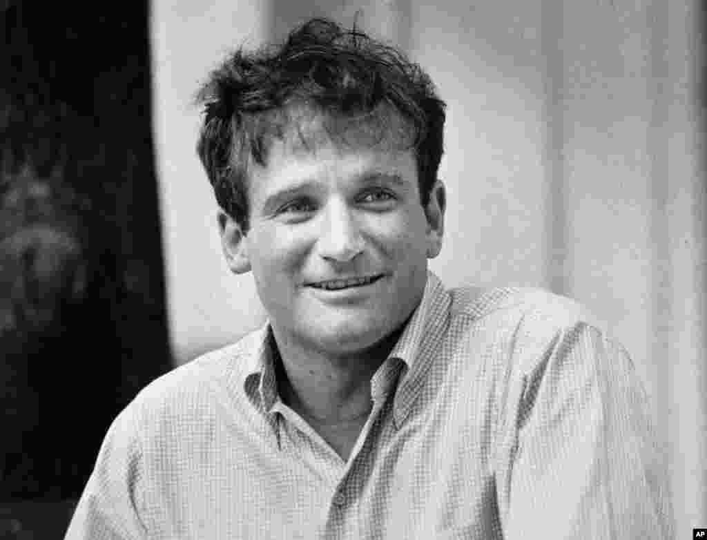 Comedian Robin Williams, who starred in "The World According to Garp," is shown, July 21, 1982, in Los Angeles. (AP Photo)