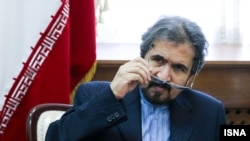 بهرام قاسمی، سخنگوی وزارت خارجۀ ایران، گفته است که تهران نیازی ندارد در مورد برنامۀ اتمی خود مذاکره کند