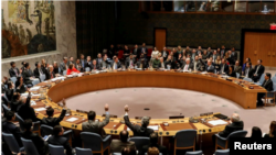 Miembros del Consejo de Seguridad de la ONU discuten la situación en Corea del Norte en la sede de las Naciones Unidas. Nueva York, diciembre 15, 2017.