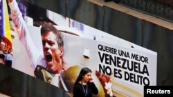 El líder de la oposición venezolana de Venezuela, Leopoldo López, asegura que si se actúa de forma inmediata, el país terminará colapsado tarde o temprano.