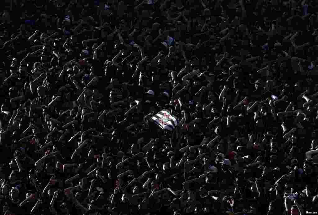 Corinthians' fans cheer their team during the Paulista Championship between Corinthians and Ponte Preta at Arena Corinthians stadium in Sao Paulo, Brazil, May 7, 2017.