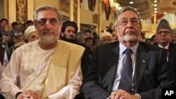 زلمی رسول (راست) و عبدالله عبدالله نامزد پیشتاز انتخابات ریاست جمهوری افغانستان – ۲۱ اردیبهشت ۱۳۹۳