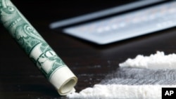 Polícia em Benguela apreende droga e dinheiro
