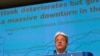 El comisionado europeo para la economía, Paolo Gentiloni, durante una rueda de prensa, ajusta el pronóstico económico para la Unión Europea.