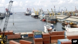Suasana pelabuhan peti kemas di Tanjung Priok, Jakarta (Foto: dok).
