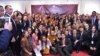 Presiden Joko Widodo bersama warga negara Indonesia di KBRI Berlin, Jerman (18/4). (Courtesy Biro Pers Kepresidenan)