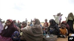 Moçambique: Seis mil somalis e etíopes abandonam campo de refugiados