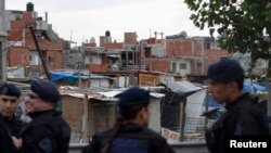 Los vecinos en Buenos Aires y otras ciudades importantes denuncian violencia y delincuencia por todos lados por lo que exigen más presencia policial.