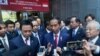 Presiden Jokowi menjawab pertanyaan wartawan di sela kunjungan ke Digital Media City, Seoul, Korsel Selasa, 17 Mei 2016. (Foto: Biro Pers Kepresidenan)
