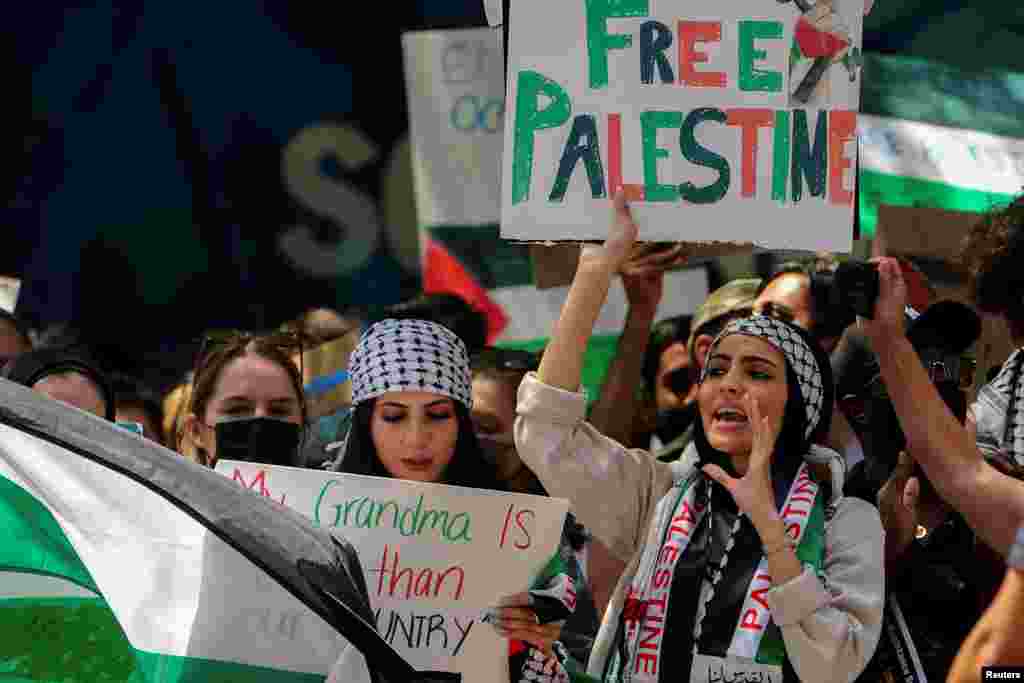 امریکی شہر نیو یارک میں مظاہرہ کرنے والوں نے 'فری فلسطین' کے نعرے لگائے۔