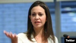 La dirigente opositora venezolana María Corina Machado, dice que diálogo con el Gobierno tiene que asegurar una transición.